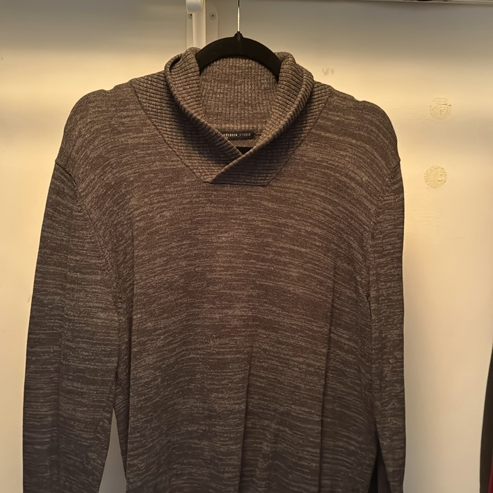 Van Heusen sweater, great condition